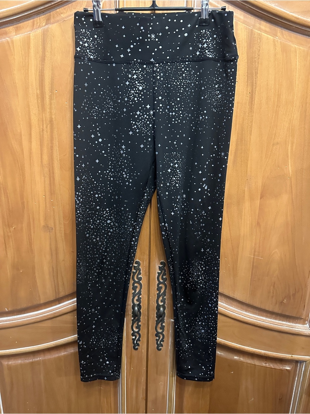 High-Rise Black Leggings with Silver Star Print